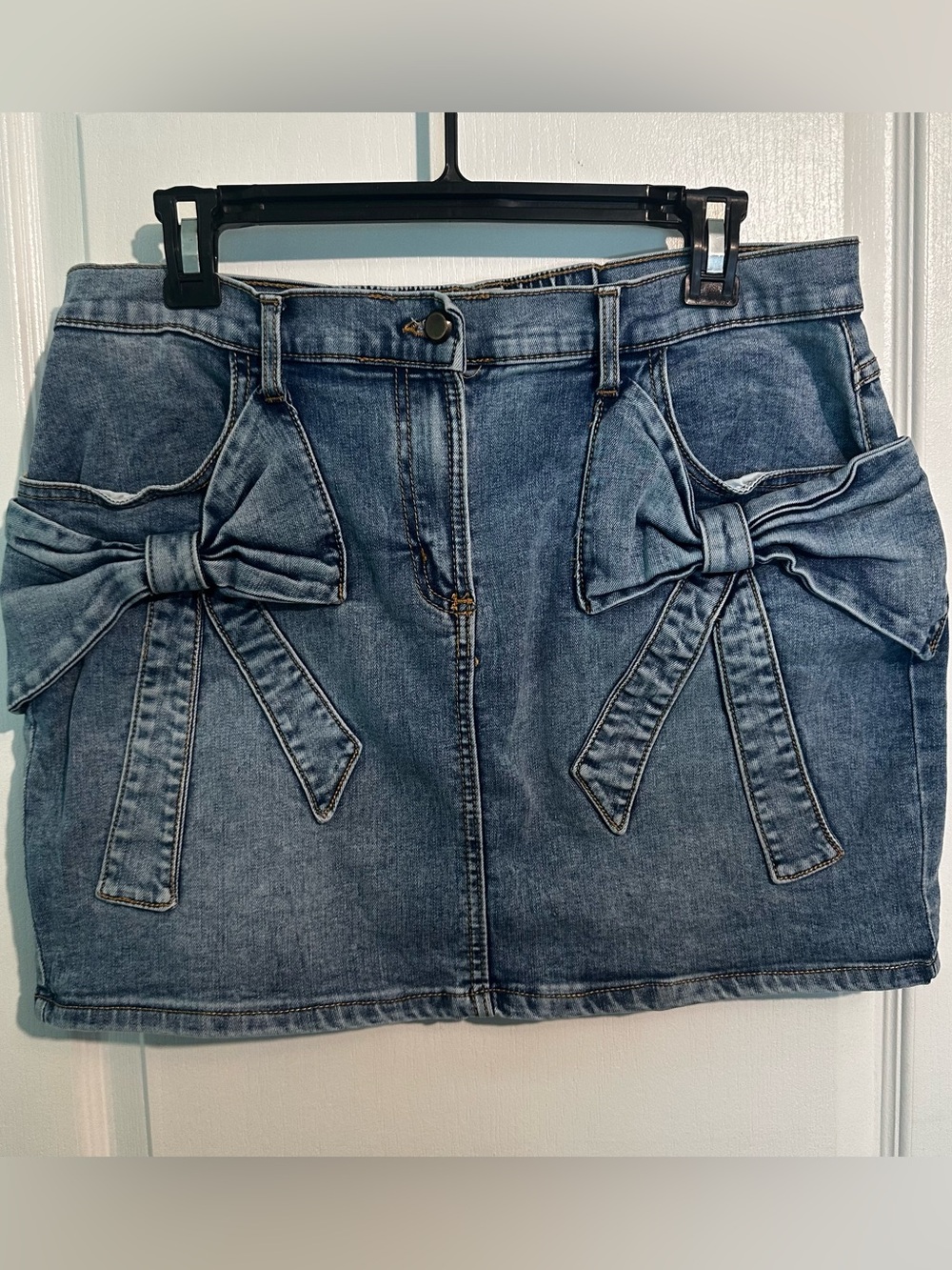 ✈️Denim Mini Skirt with Front Bow Details - Blue